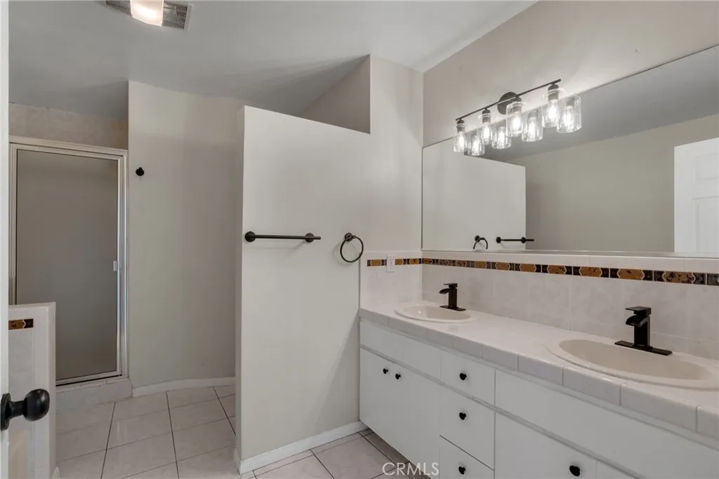 3868 S Redondo Boulevard, Los Angeles, California 90008 home-pic-57